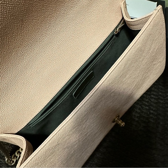 Chanel Boy Bag - Picture 6 of 9